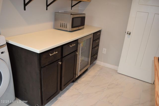 585 Roscoe Veazey Rd, Manitou, KY 42436