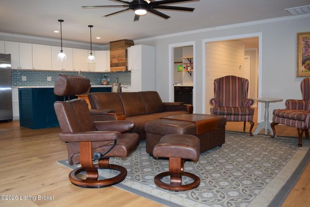 585 Roscoe Veazey Rd, Manitou, KY 42436