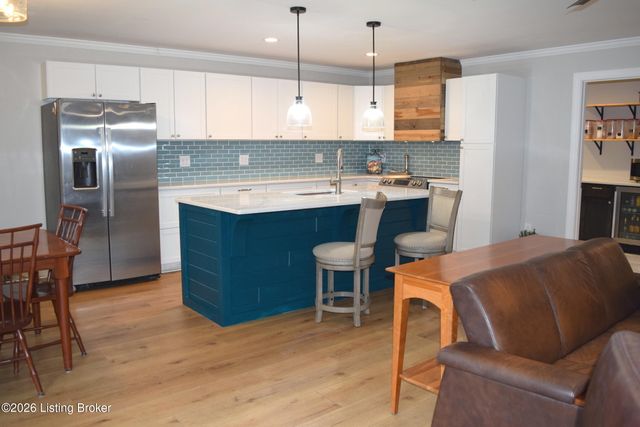 585 Roscoe Veazey Rd, Manitou, KY 42436