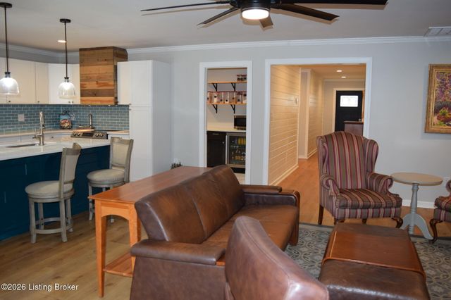 585 Roscoe Veazey Rd, Manitou, KY 42436