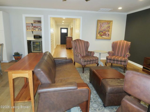 585 Roscoe Veazey Rd, Manitou, KY 42436