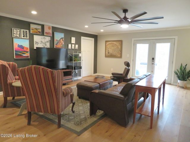 585 Roscoe Veazey Rd, Manitou, KY 42436