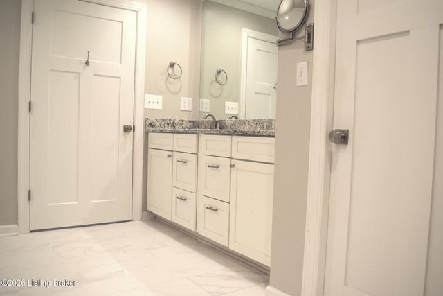 585 Roscoe Veazey Rd, Manitou, KY 42436