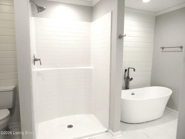 585 Roscoe Veazey Rd, Manitou, KY 42436