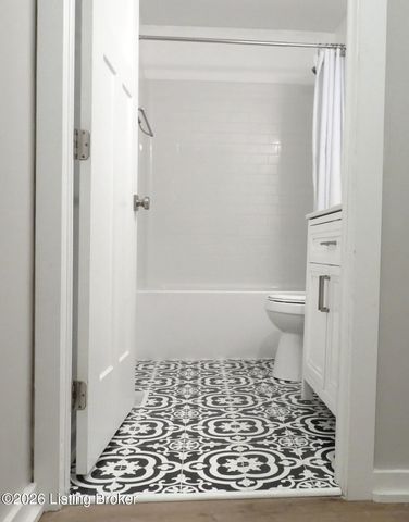 585 Roscoe Veazey Rd, Manitou, KY 42436