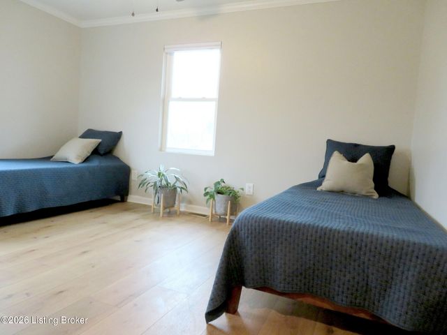 585 Roscoe Veazey Rd, Manitou, KY 42436