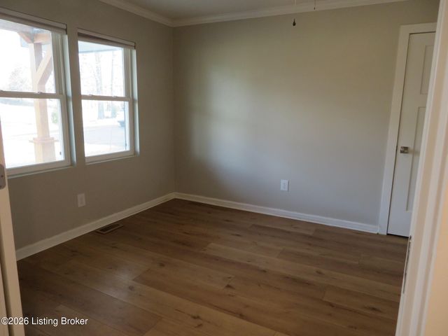 585 Roscoe Veazey Rd, Manitou, KY 42436