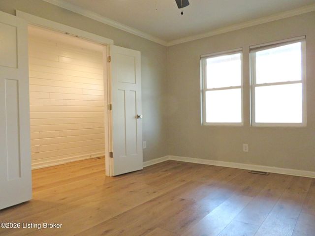 585 Roscoe Veazey Rd, Manitou, KY 42436