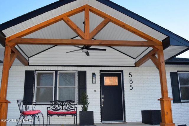 585 Roscoe Veazey Rd, Manitou, KY 42436