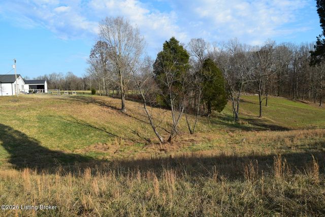 585 Roscoe Veazey Rd, Manitou, KY 42436