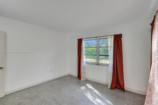 18500 NE 23rd Ct, Miami, FL 33180