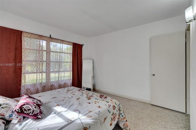 18500 NE 23rd Ct, Miami, FL 33180