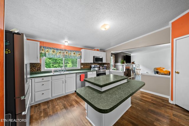 642 Daymon Circle, Crossville, TN 38572