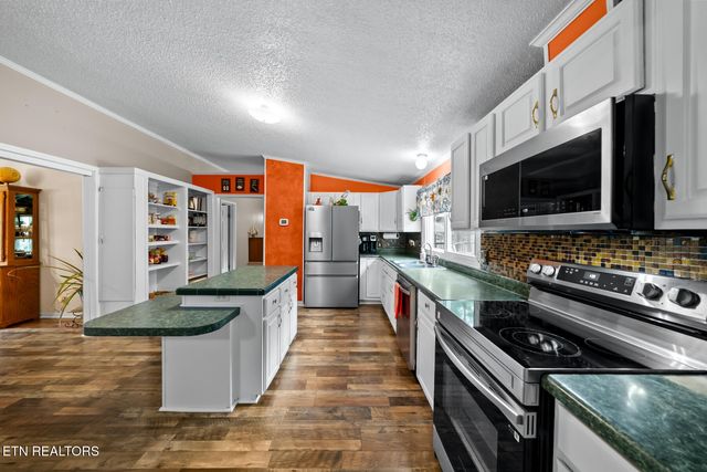 642 Daymon Circle, Crossville, TN 38572