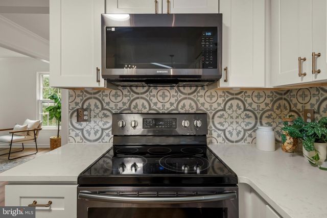 9065 NORTHEDGE DR, Springfield, VA 22153