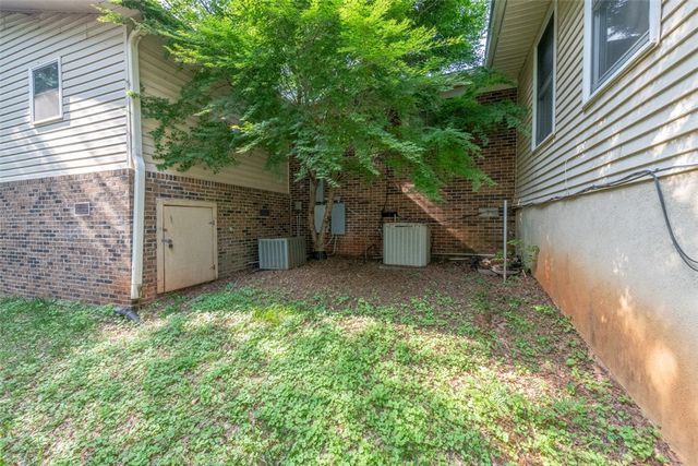 107 Meadow Drive, Seneca, SC 29678