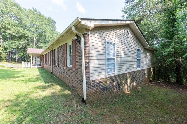107 Meadow Drive, Seneca, SC 29678