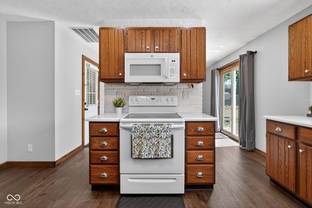 5778 Douglas Way, Anderson, IN 46013