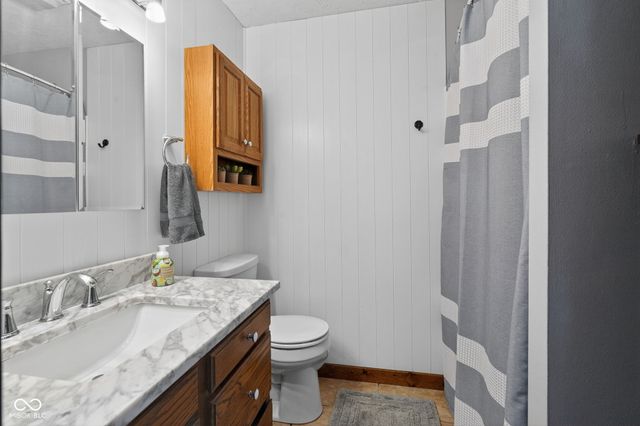 5778 Douglas Way, Anderson, IN 46013