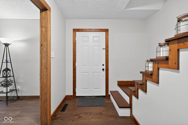 5778 Douglas Way, Anderson, IN 46013