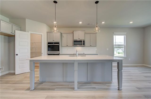 733 Dunlake Way, Locust Grove, GA 30248