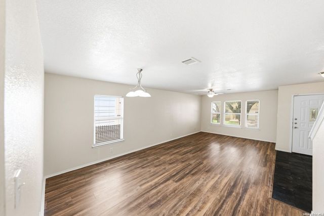 10130 RANGER CYN, San Antonio, TX 78251