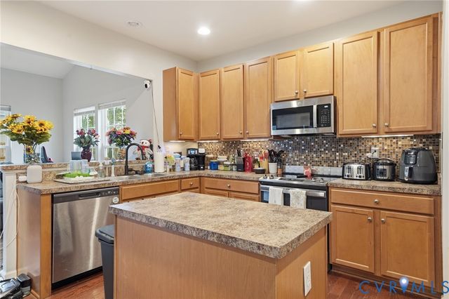 6313 Arbor Meadows Ter, Chester, VA 23831