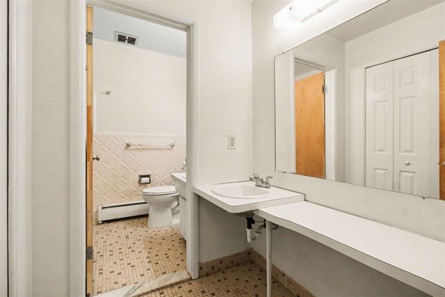 1257 Island Drive 101, Ann Arbor, MI 48105