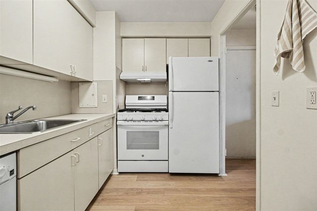 1257 Island Drive 101, Ann Arbor, MI 48105