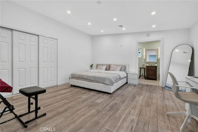 18952 Victory, Tarzana, CA 91335