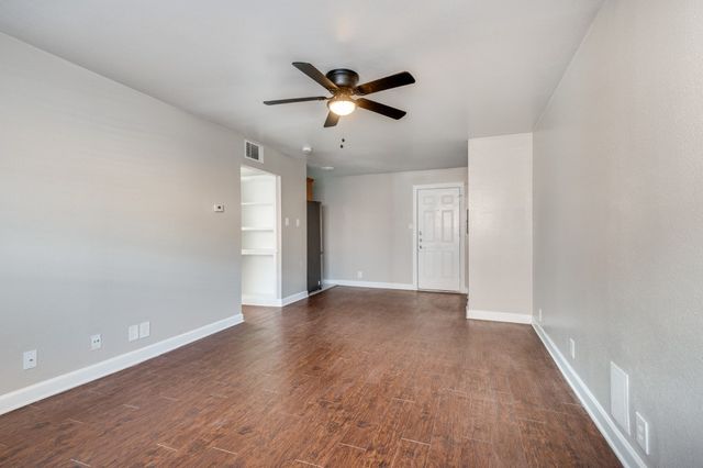 4915 Reiger Avenue F, Dallas, TX 75214