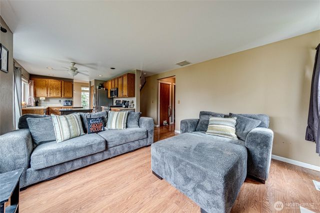 6510 58th Drive NE, Marysville, WA 98270