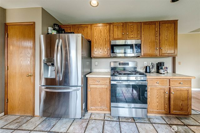 6510 58th Drive NE, Marysville, WA 98270