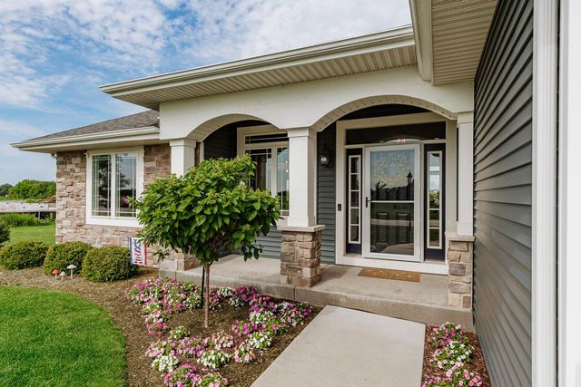 810 Westwind DRIVE, Eagle, WI 53119