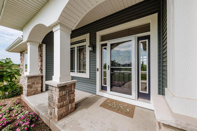 810 Westwind DRIVE, Eagle, WI 53119