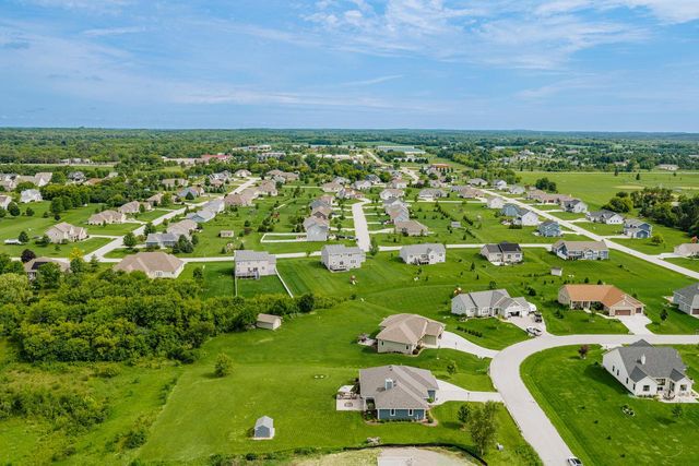 810 Westwind DRIVE, Eagle, WI 53119