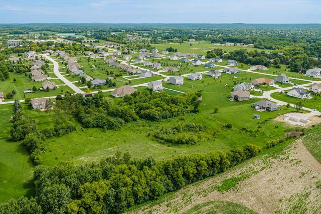 810 Westwind DRIVE, Eagle, WI 53119
