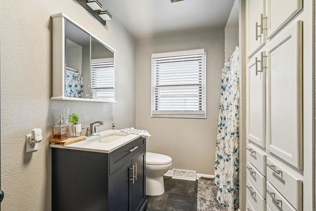 508 2nd Ave SW, Independence, IA 50644