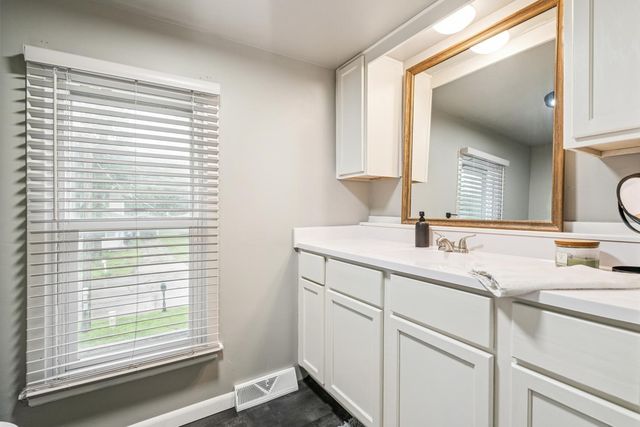 508 2nd Ave SW, Independence, IA 50644