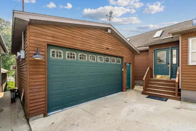 508 2nd Ave SW, Independence, IA 50644