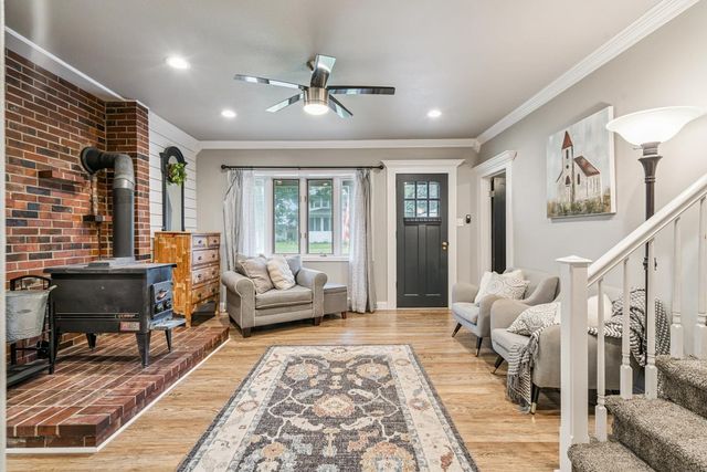 508 2nd Ave SW, Independence, IA 50644