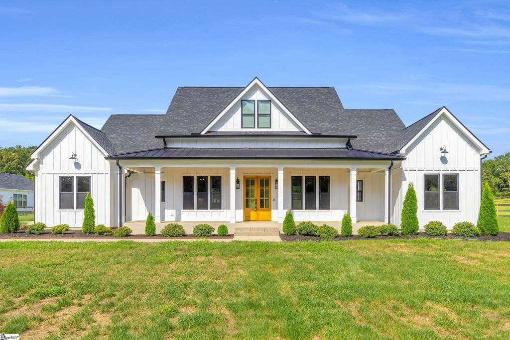 164 Triangle Pine Road, Fountain Inn, SC 29644