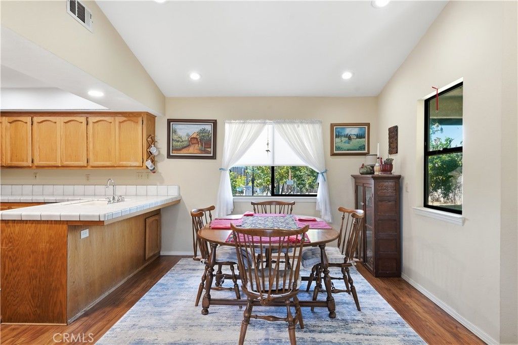 Image 11 of property listing at 302 Patterson, Santa Maria, CA 93455