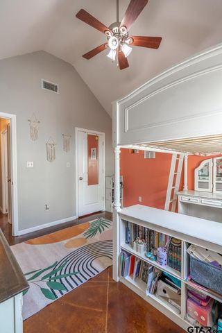 100 S Rainbow Dr, Whitehouse, TX 75791