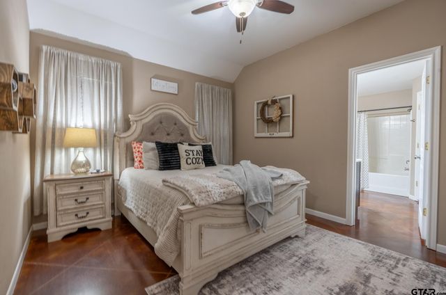 100 S Rainbow Dr, Whitehouse, TX 75791