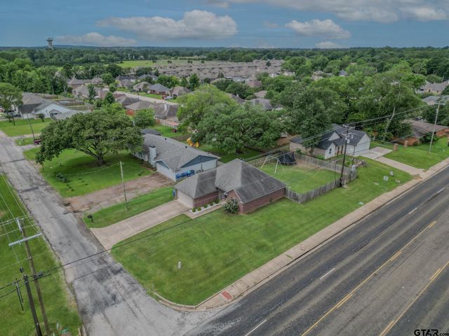 100 S Rainbow Dr, Whitehouse, TX 75791