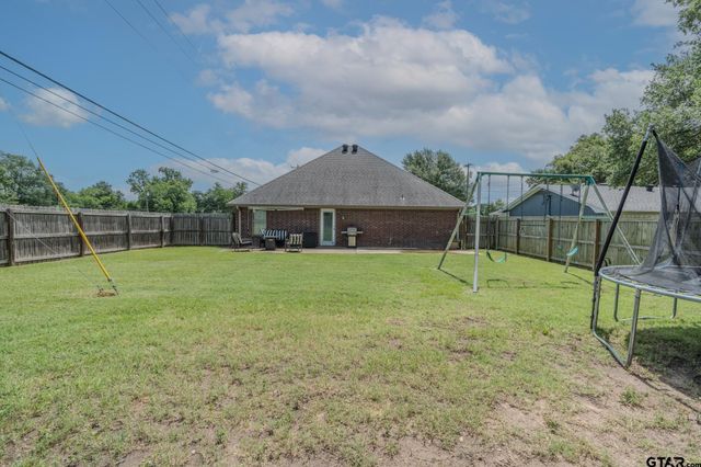 100 S Rainbow Dr, Whitehouse, TX 75791