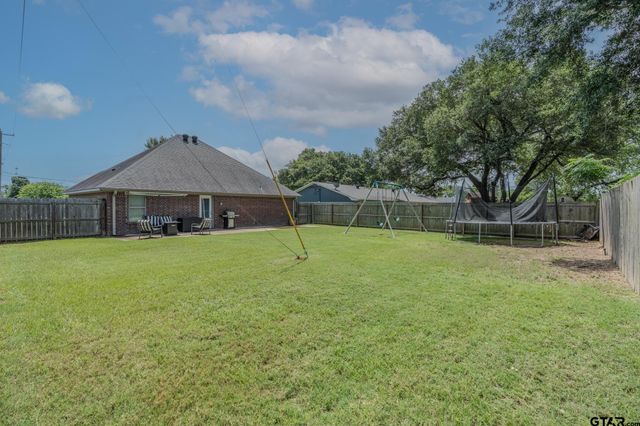 100 S Rainbow Dr, Whitehouse, TX 75791
