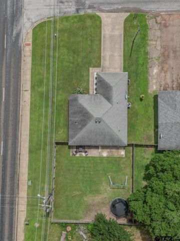 100 S Rainbow Dr, Whitehouse, TX 75791