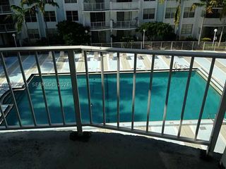 488 NW 165th St Rd B-614, Miami, FL 33169